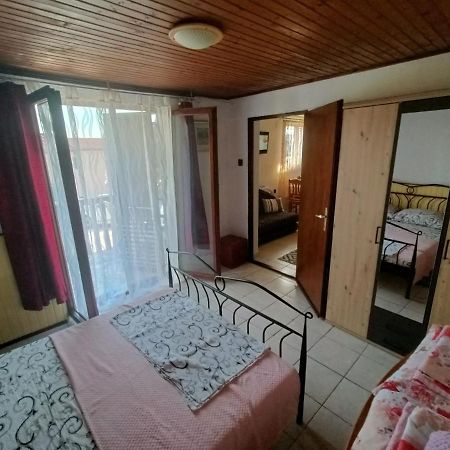 Apartments Luka Tisno Exterior photo